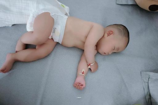 陵水没满月的宝宝